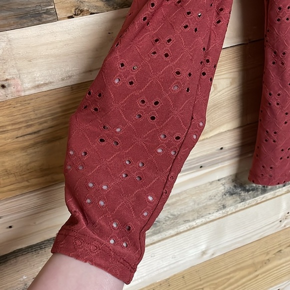 Culture Code size large long sleeve eyelet rust colored soft and stretchy blouse - Picture 3 of 9